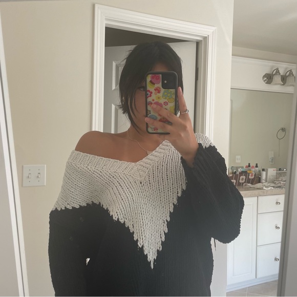 Forever 21 Sweaters - BLACK AND WHITE KNIT SWEATER!
